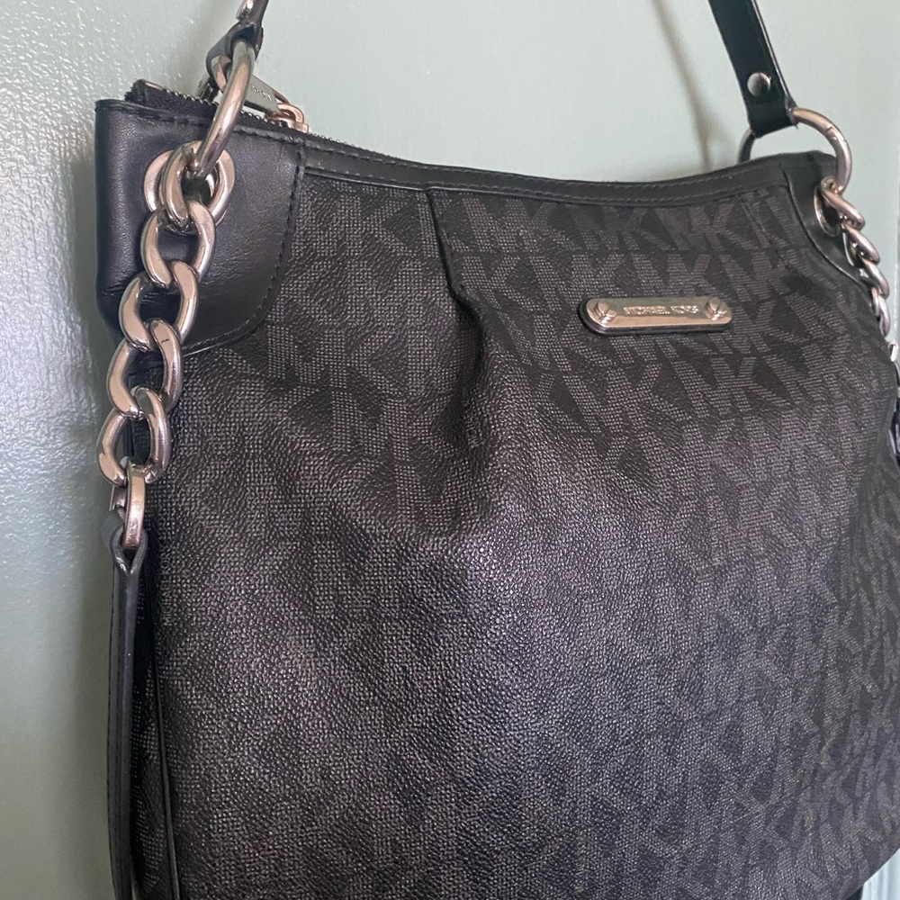 Micheal kors bag. Black with silver hardware